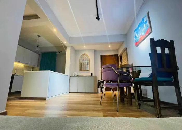 Luxury Apartment In City Center