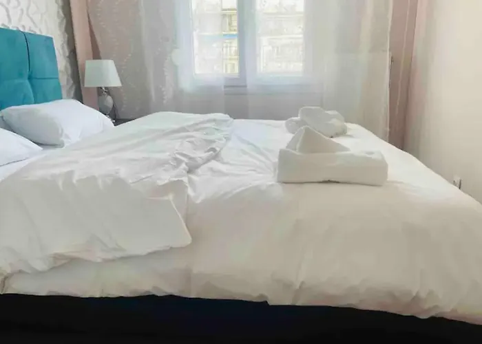 Luxury Apartment In City Center